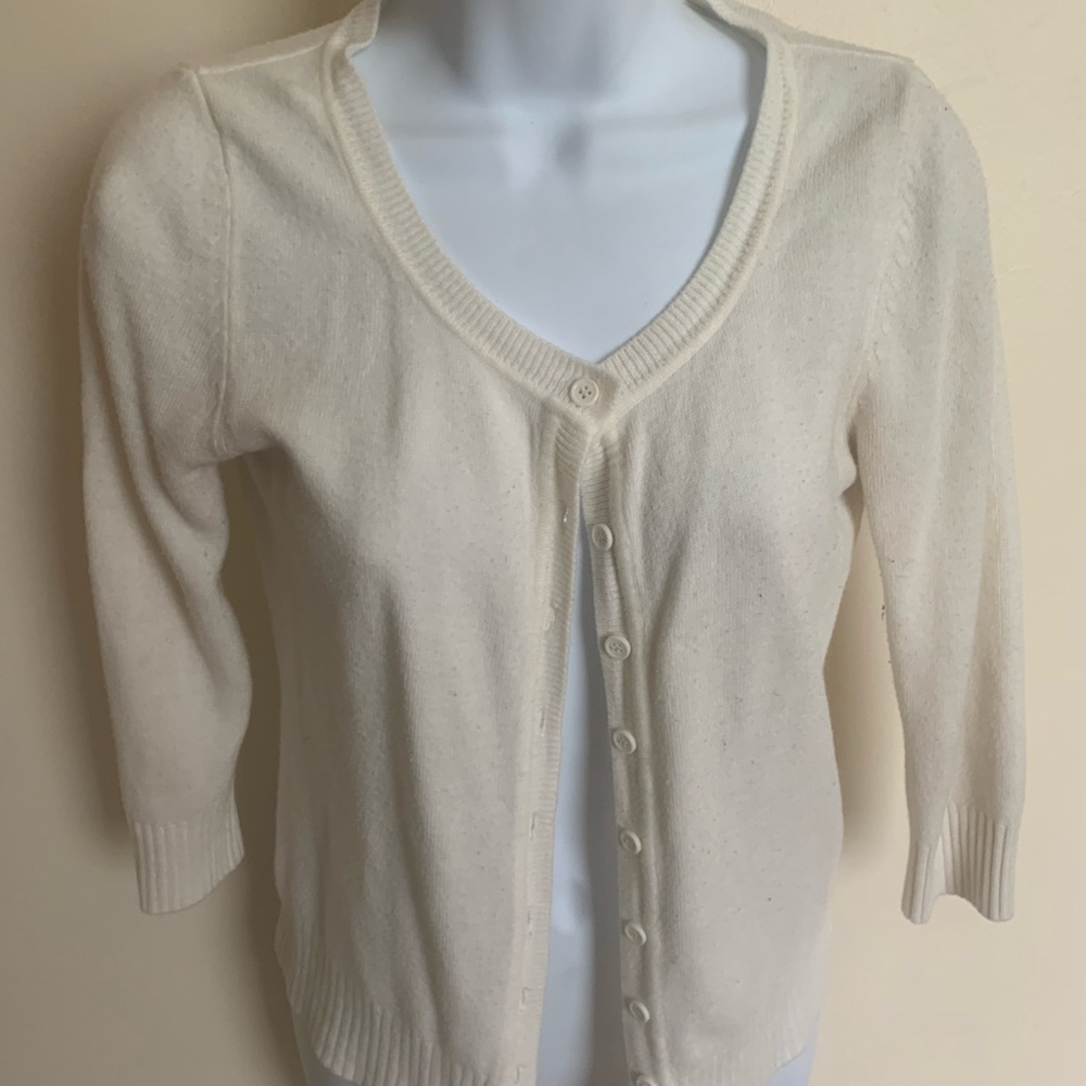 Sweaters. - Picture 3 of 8